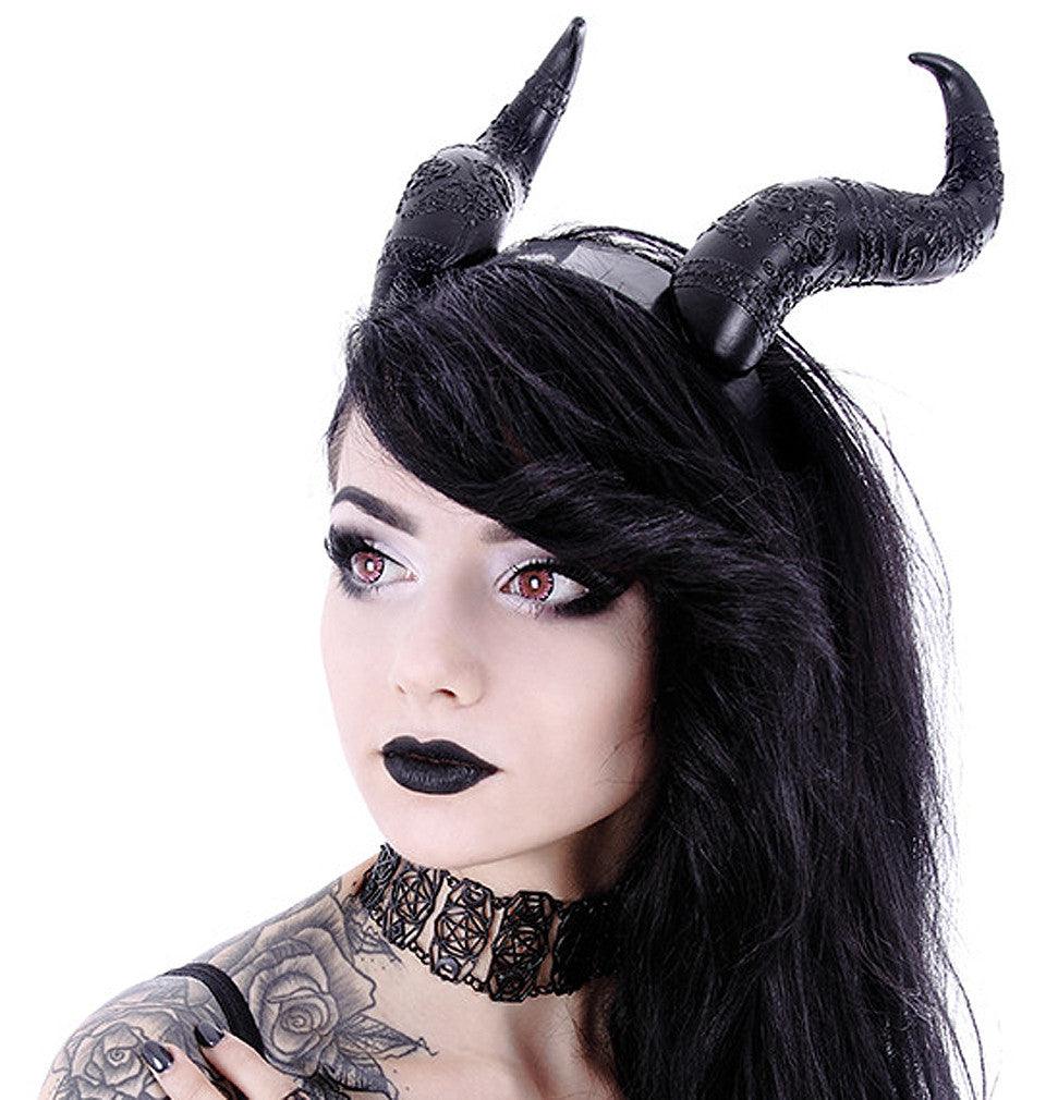 Front image of horns on model